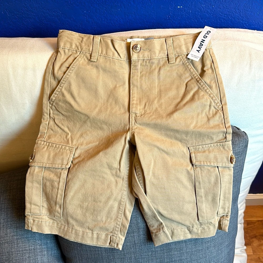 Old Navy tan cargo shorts for boys